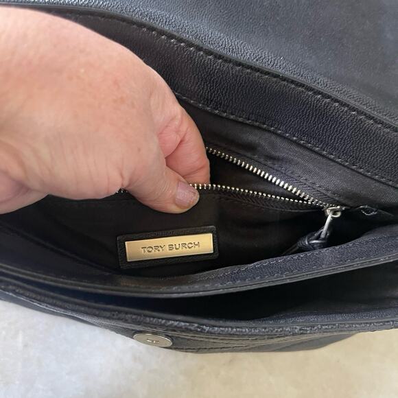 Tory Burch Fleming Distressed flap shoulder bag - Picture 10 of 15